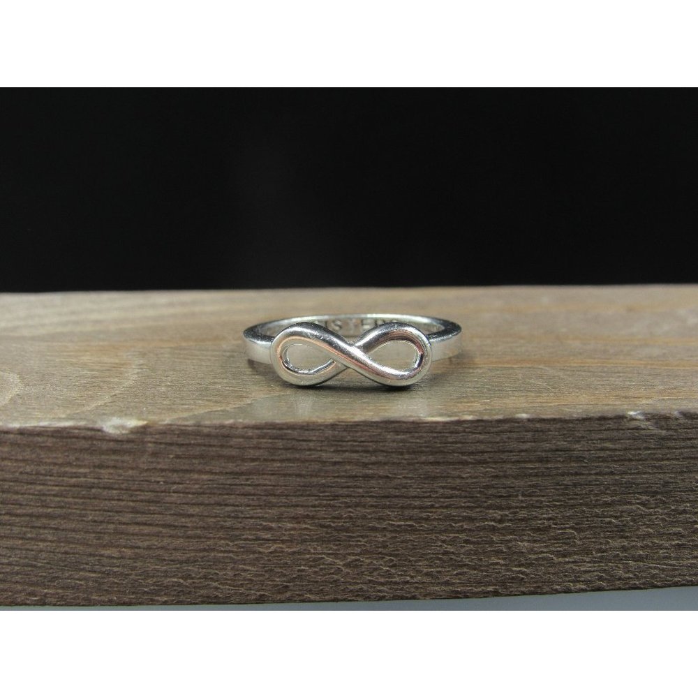 Size 6.75 Sterling Silver Sisters Infinity Symbol Band Ring Vintage Statement